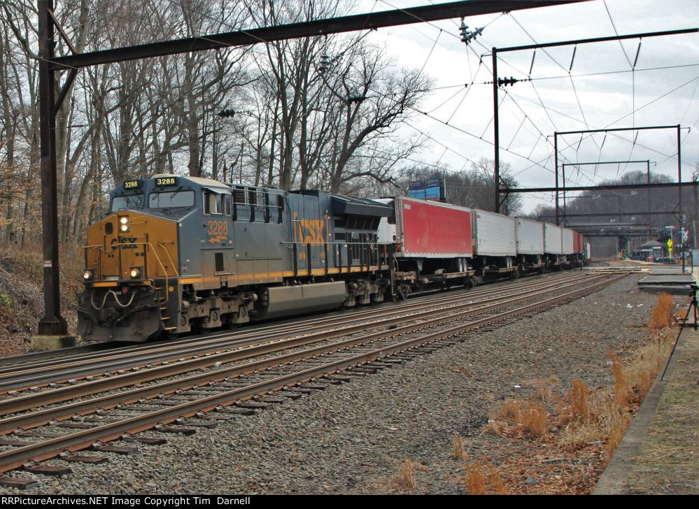 CSX 3288 leads I032